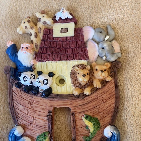 Noah’s Ark Light Switch Cover and Picture Frame - Picture 5 of 14